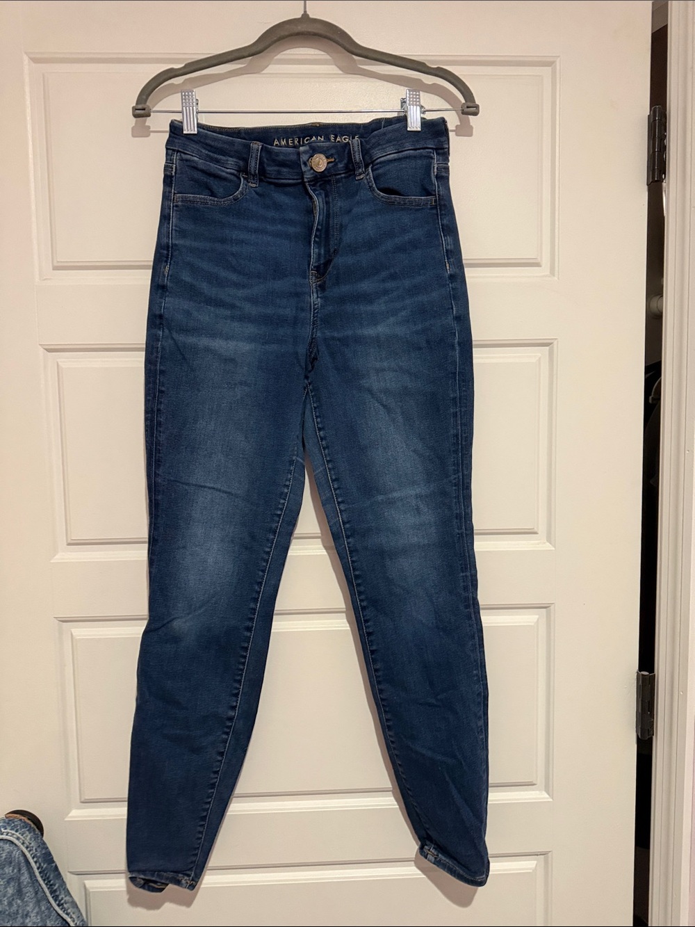 American Eagle Outfitters Dark Blue Curvy High-Rise Jegging
